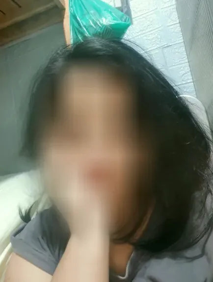 Anna, 37
