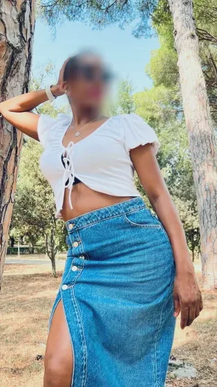 Charlotte, 37