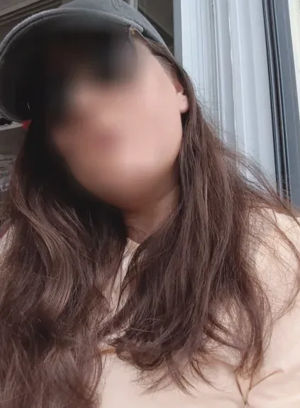 Claudia, 32