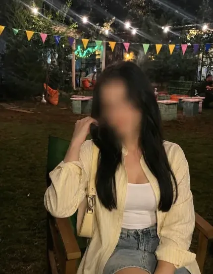 Denise, 24