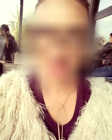 Ela, 35