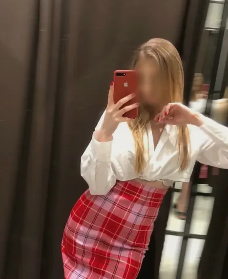 Esra, 24
