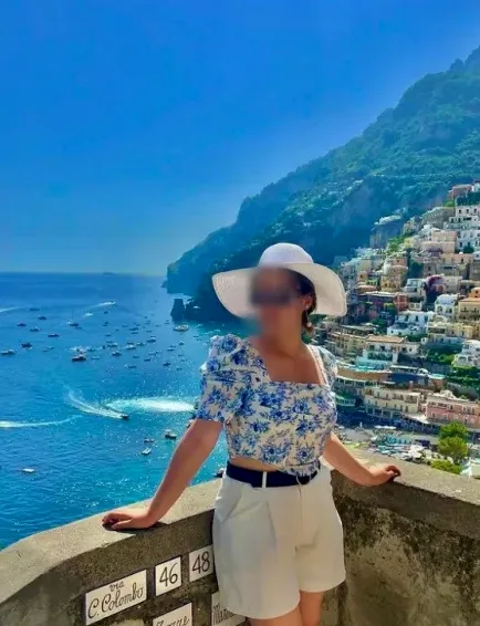Esra, 20