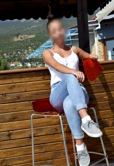 Fiona, 34