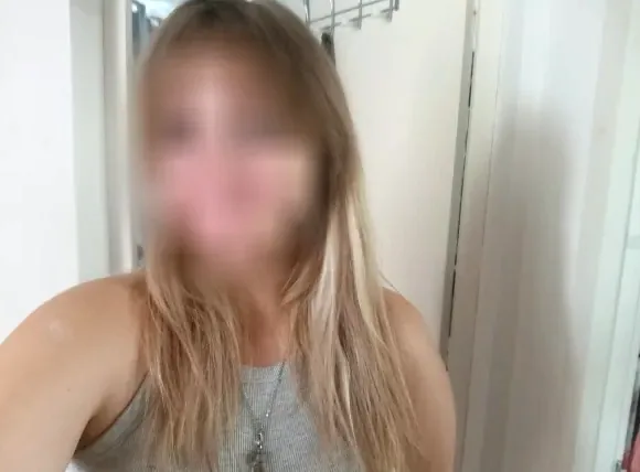 Fiona, 20