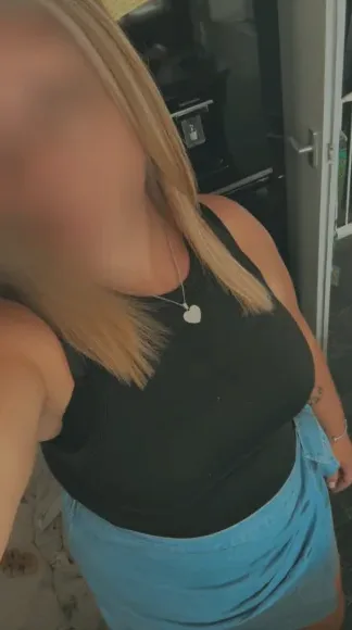 Pia, 28
