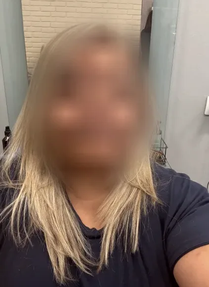 Sandra, 40