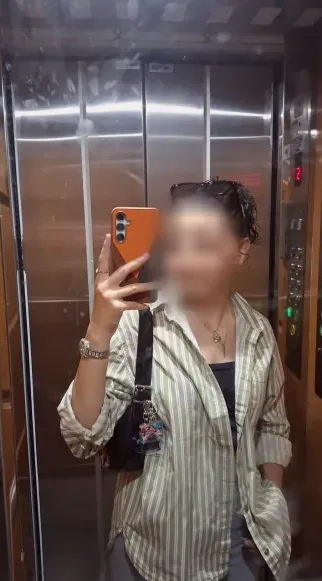 Simone, 21